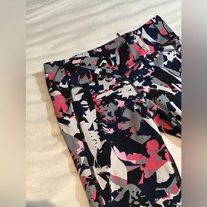 Womens Size 6 Lululemon Cropped Leggings